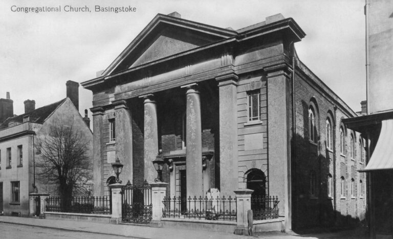 London Street following the addition of the Doric Columns